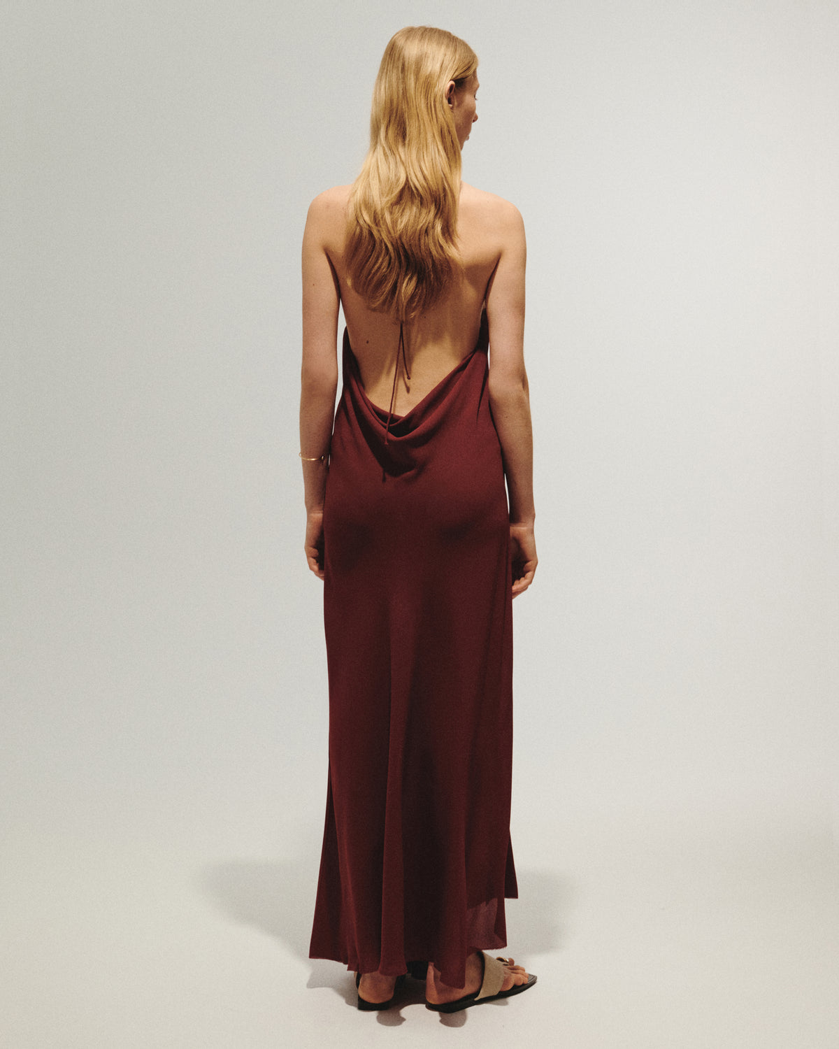 Backless dress